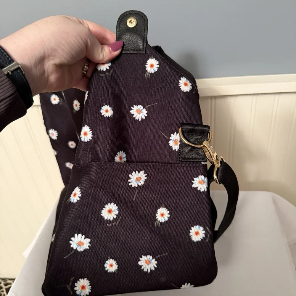 Alice + Olivia Daisy Print Weekend Duffel Overnight Bag By Stacey Bendet Black